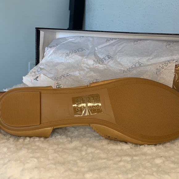 Flat sandal size 9 - Picture 4 of 5